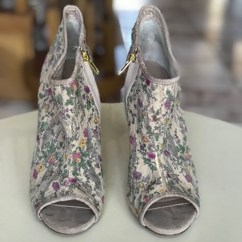 Betsy Johnson Marlene Heel